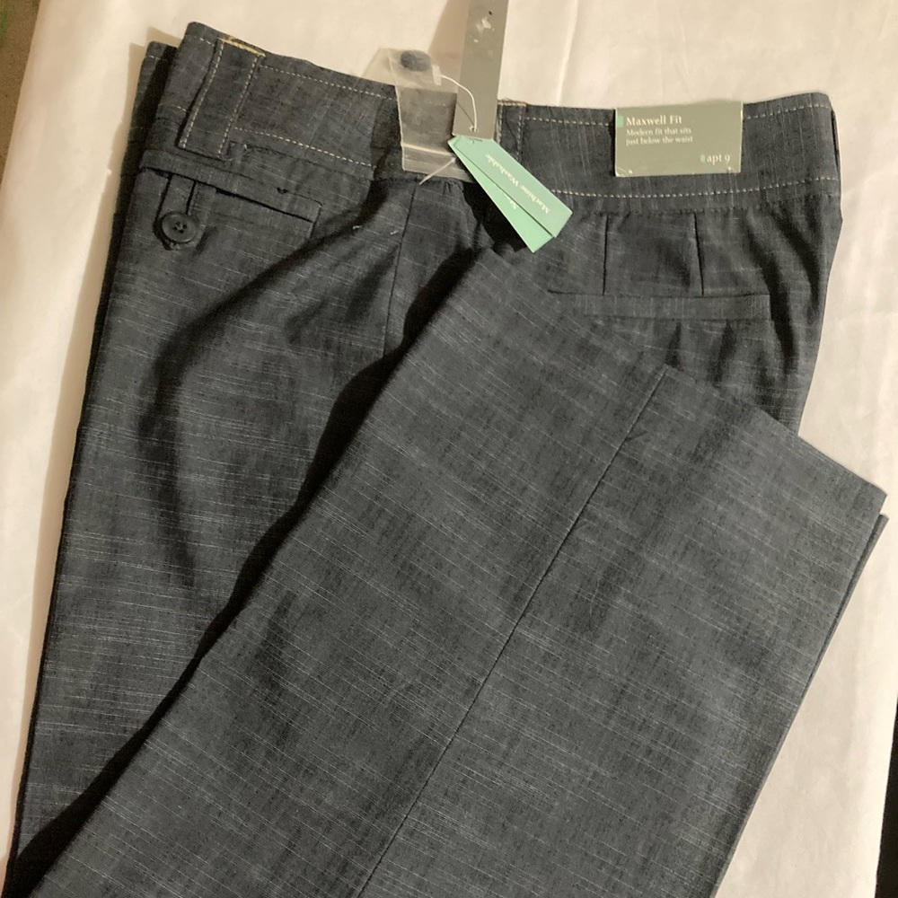 Apt.9 Maxwell Fit Size 14 bluish gray Capri modern fit sits just below waist
